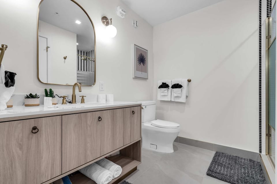 NoMad Wynwood Studio Balcony Rooftop Pool Apartment in Miami