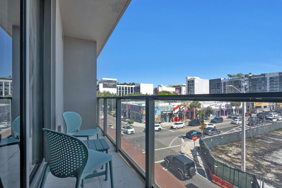 NoMad Wynwood Studio Balcony Rooftop Pool Apartment in Miami