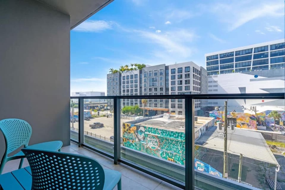 NoMad Wynwood Open 1 Bedroom Balcony and Rooftop Pool Apartment in Miami