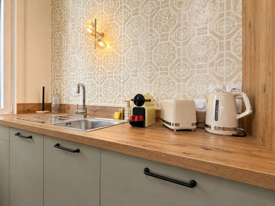 Coffee/tea facilities, toaster, kitchen
