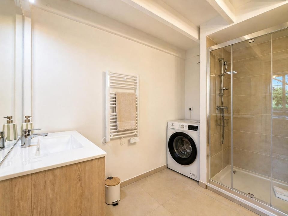 Shower, Bathroom, washing machine
