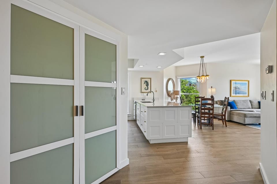 Day, Kitchen or kitchenette, Living room, Seating area, Dining area, furniture, kitchen