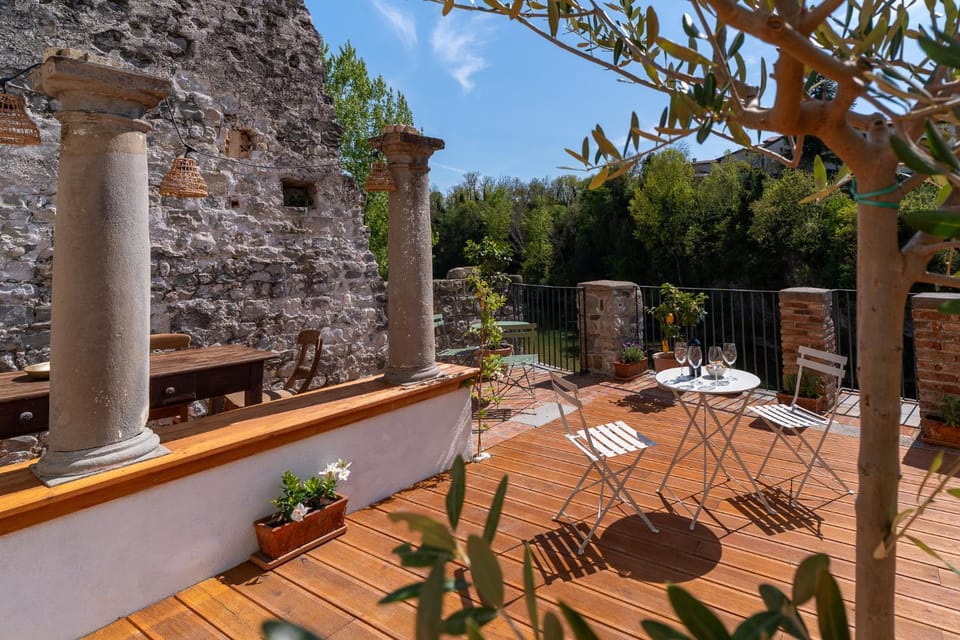 Off site, Balcony/Terrace