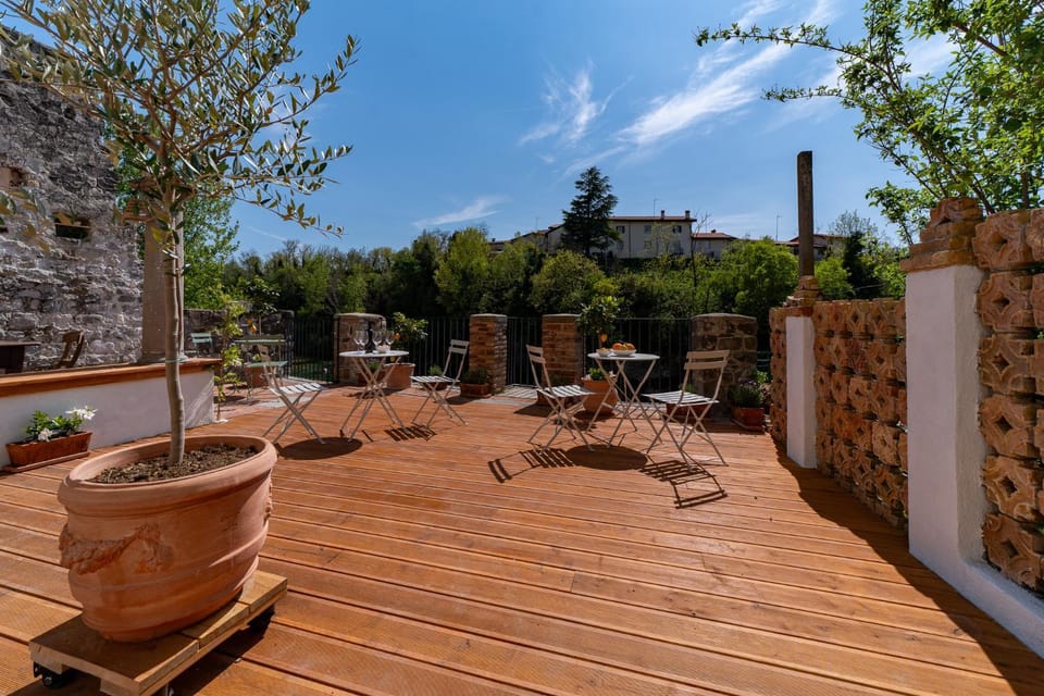 Off site, Balcony/Terrace