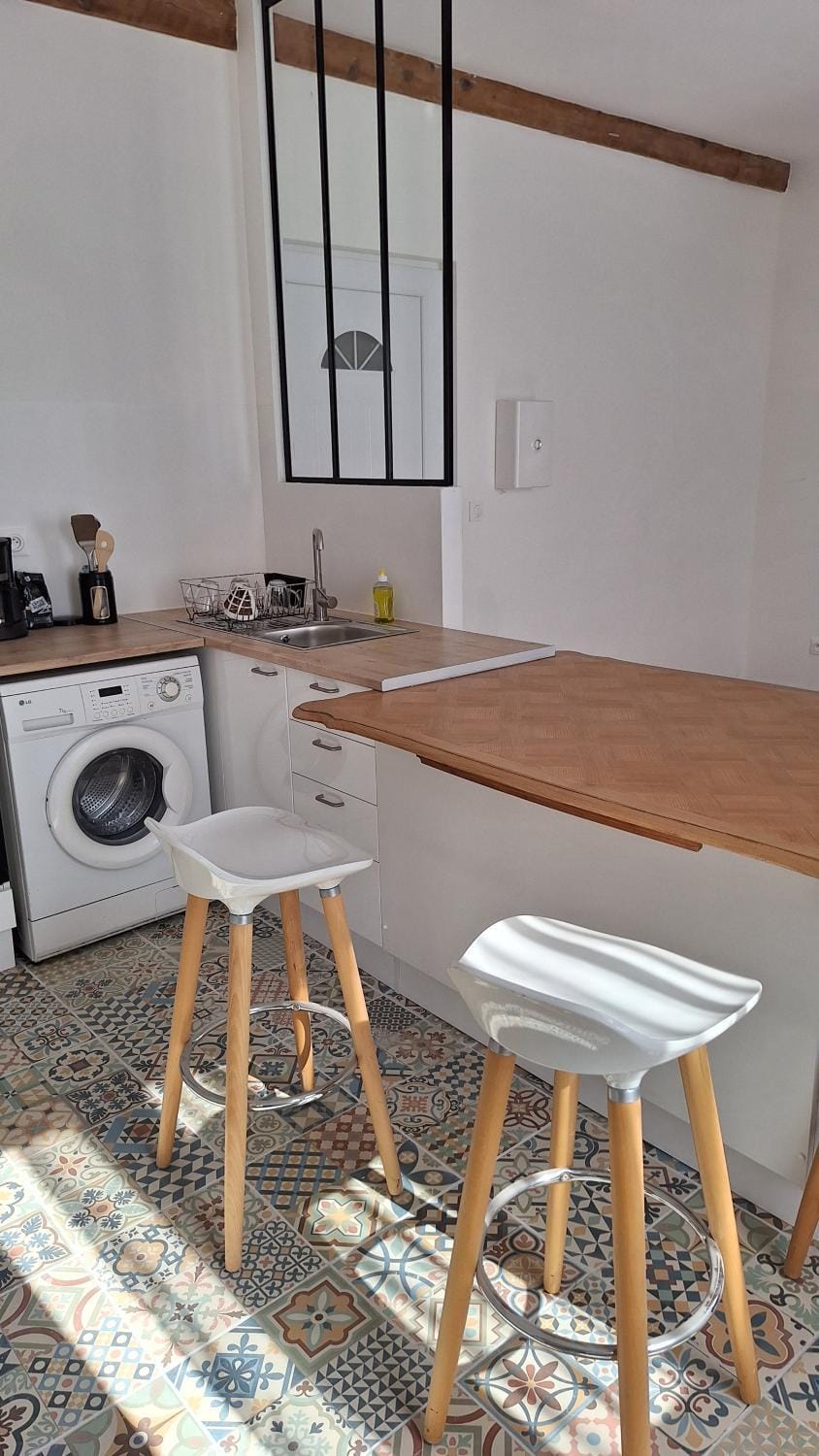 Joli T2 lumineux et climatisé à 100m de la Gare Apartment in Perpignan