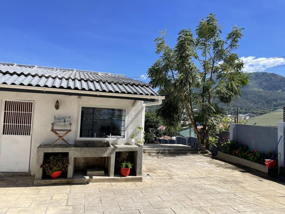 3 bedroom house with a mountain view Apartment in Mbeya Region