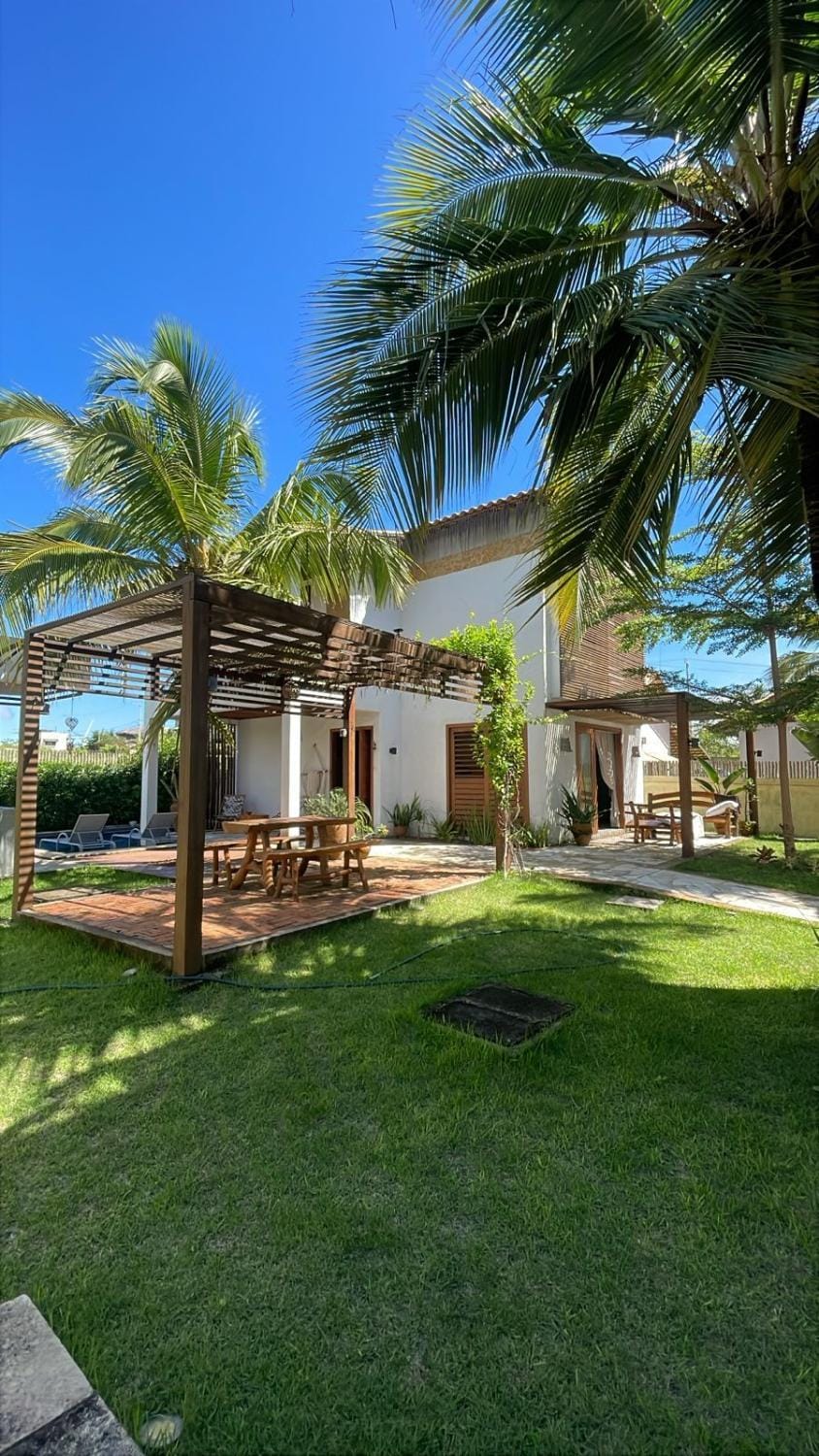 Property building, Patio, Day, Natural landscape, Garden, Garden view