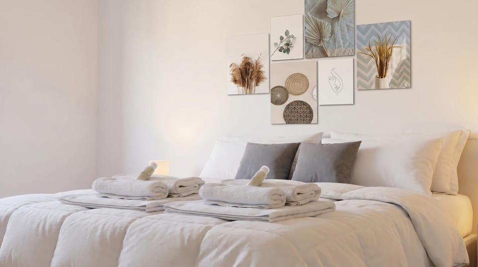 Bed, Bedroom, towels, wardrobe, air conditioner