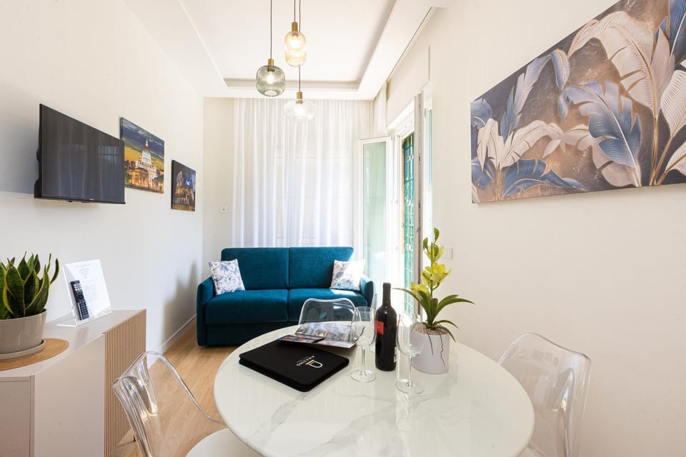 Living room, Lunch