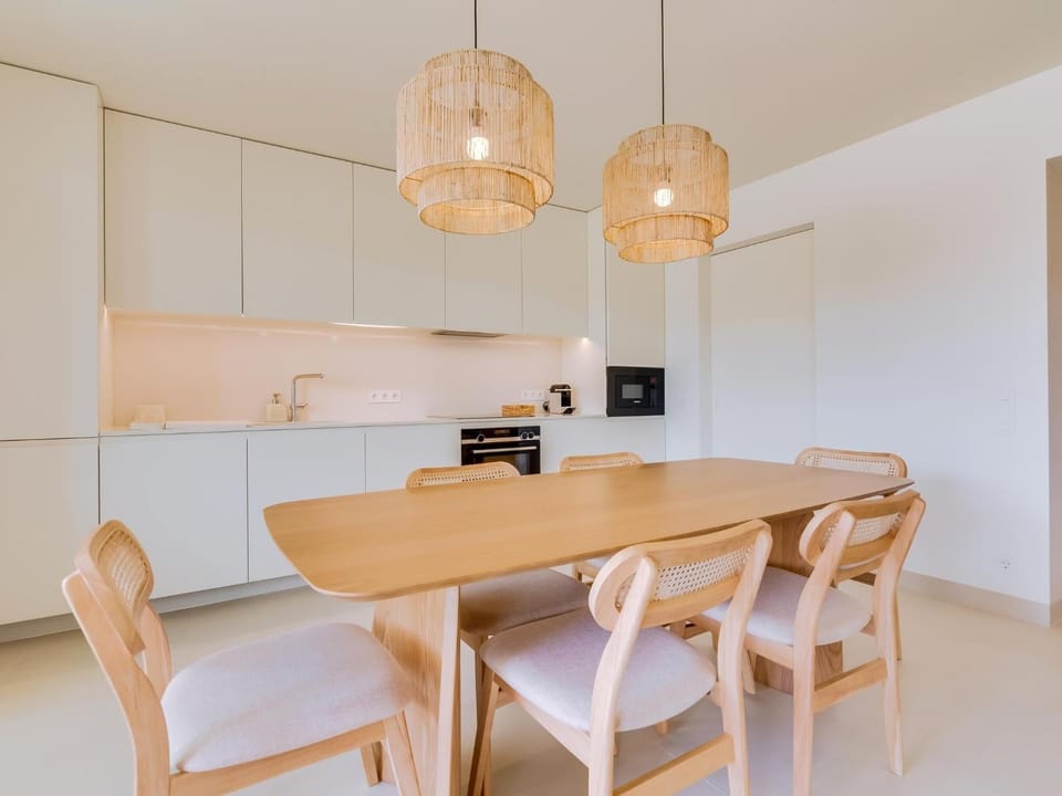 Kitchen or kitchenette, Dining area, stove, toaster