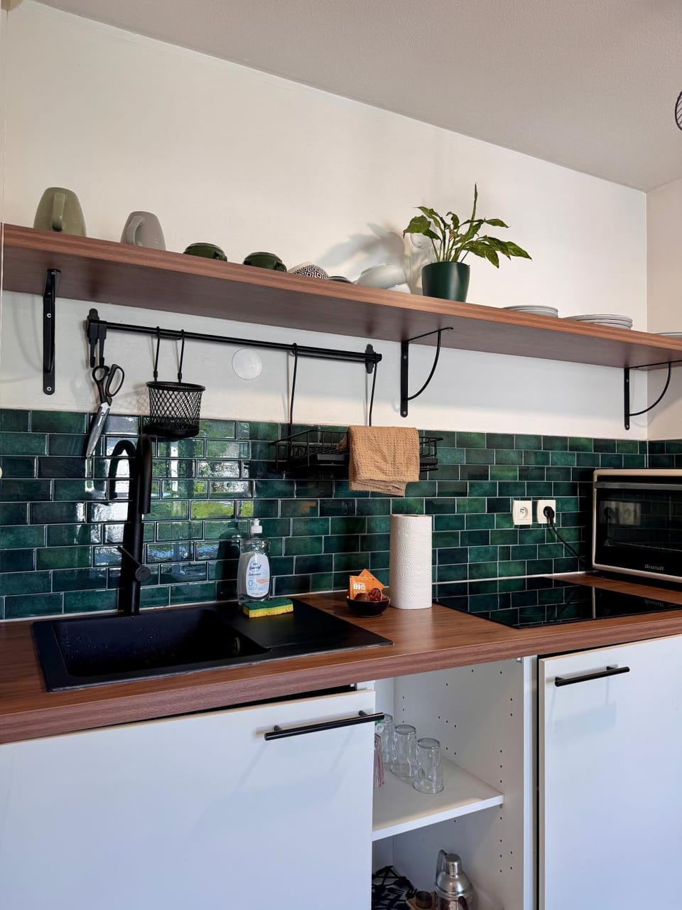 Kitchen or kitchenette, stove