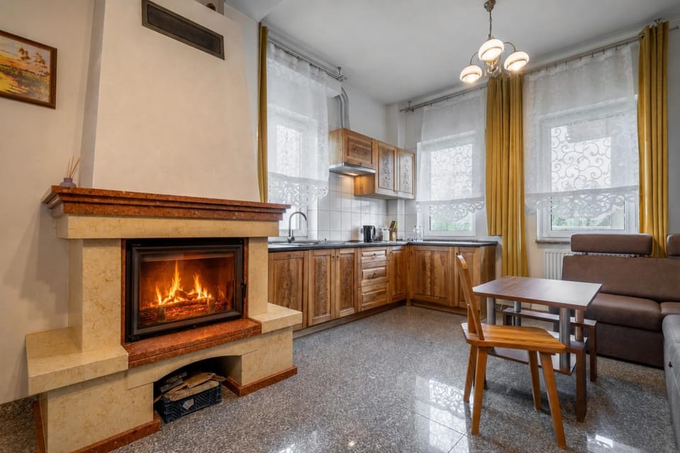 Kitchen or kitchenette, Living room, Seating area, stove
