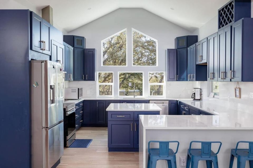 Kitchen or kitchenette, kitchen