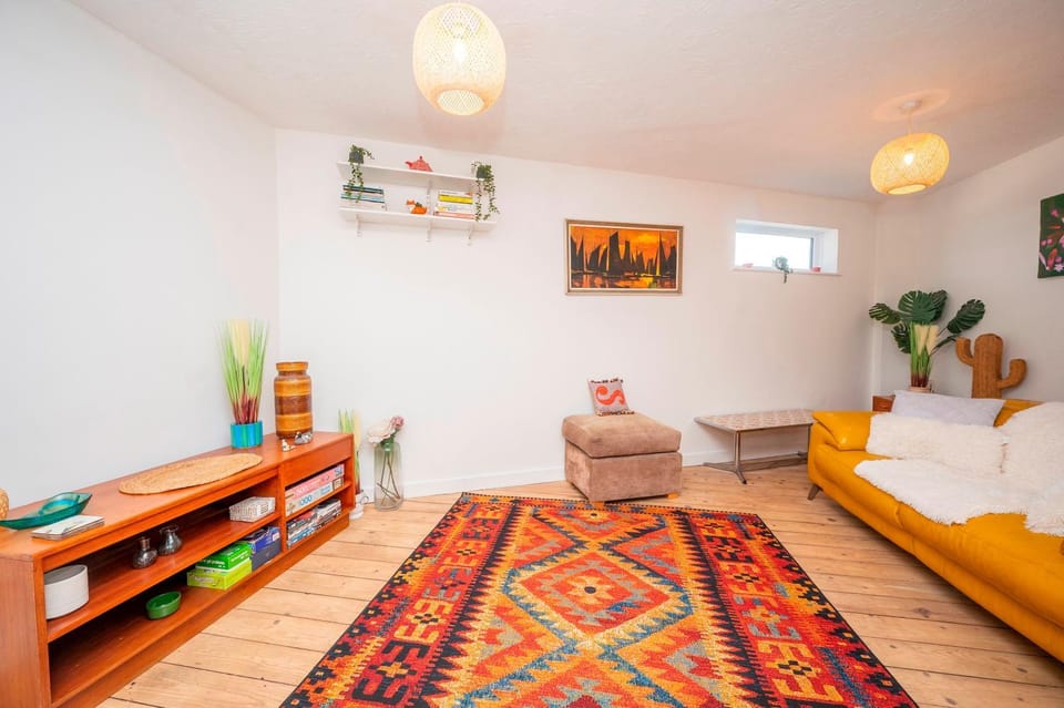 Other, Photo of the whole room, Seating area, towels