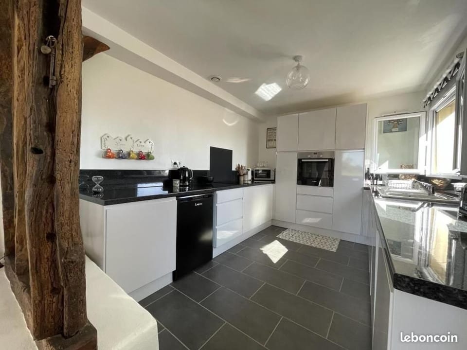 Communal kitchen, kitchen