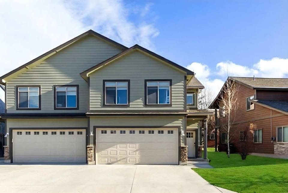 Teton Basecamp | Modern Townhome 30 min to Jackson House in Victor