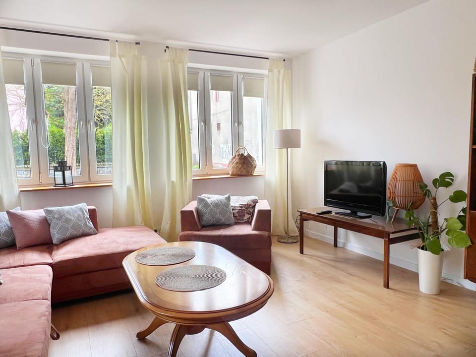 Living room, Seating area, Evening entertainment