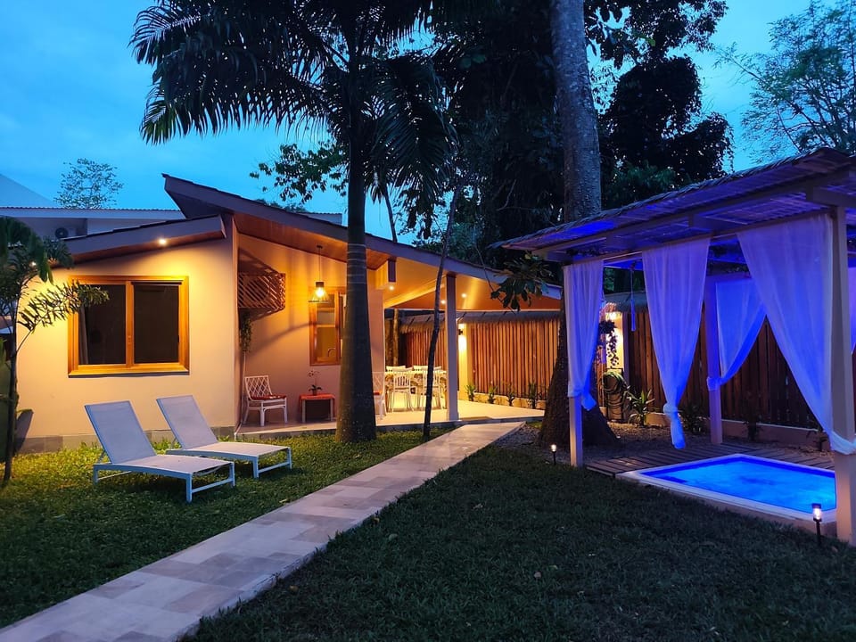 Caribbean Lory House in Panama