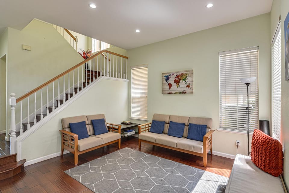 Walk to Parks & Dining: San Jose Family Home! House in Evergreen