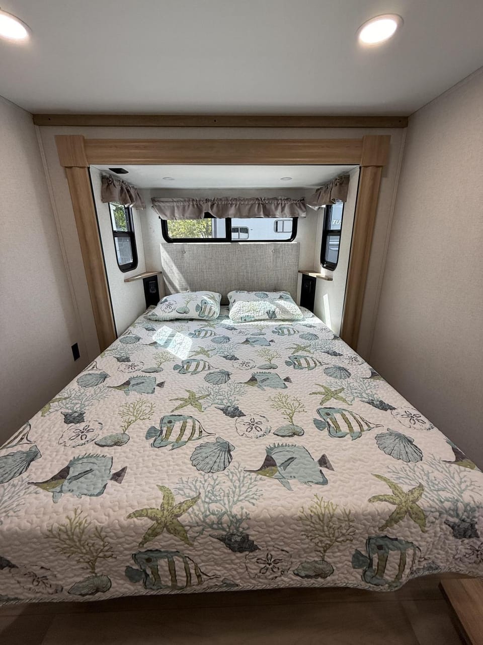 Brand New 2025 RV 2BR 2 Lofts 2BA Pool and Marina Campground/ 
RV Resort in Key Largo
