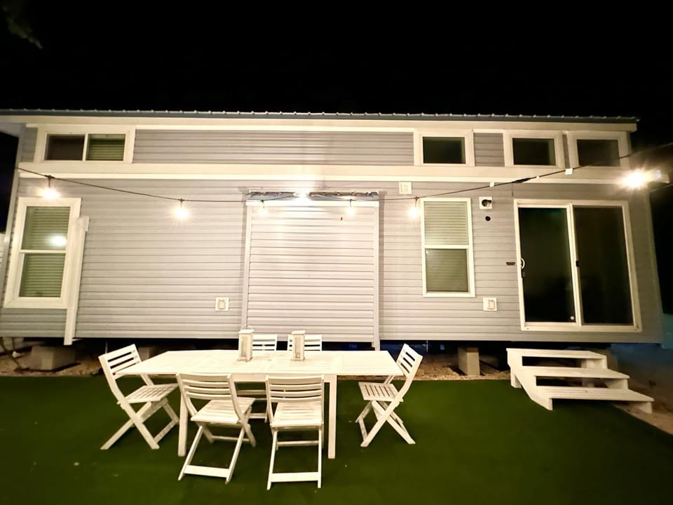 New Tiny Home Paddle Boards, Kayaks, Pool, Marina Campground/ 
RV Resort in Key Largo