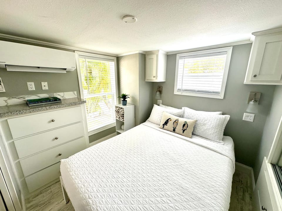 New Tiny Home Paddle Boards, Kayaks, Pool, Marina Campground/ 
RV Resort in Key Largo