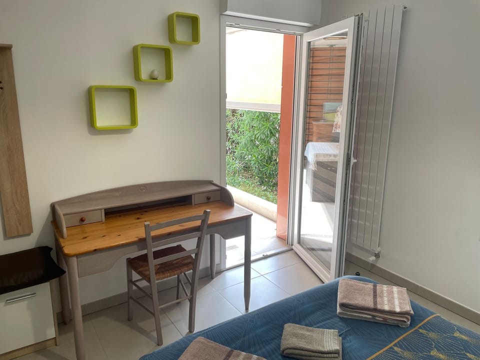 Bel appartement entier avec garage Apartment in Fréjus