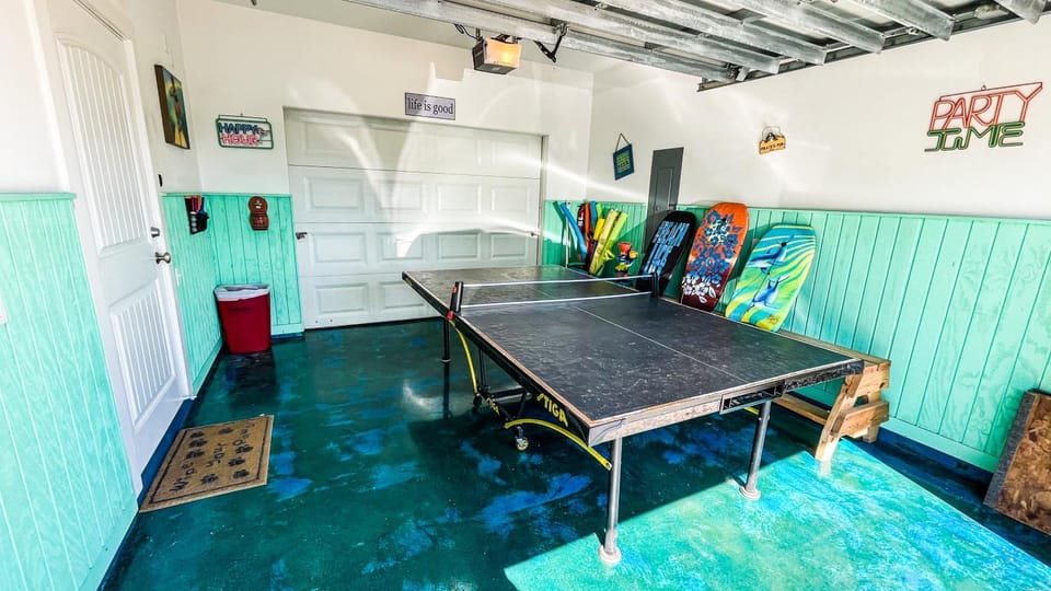 Game Room, Table tennis, Seating area, furniture