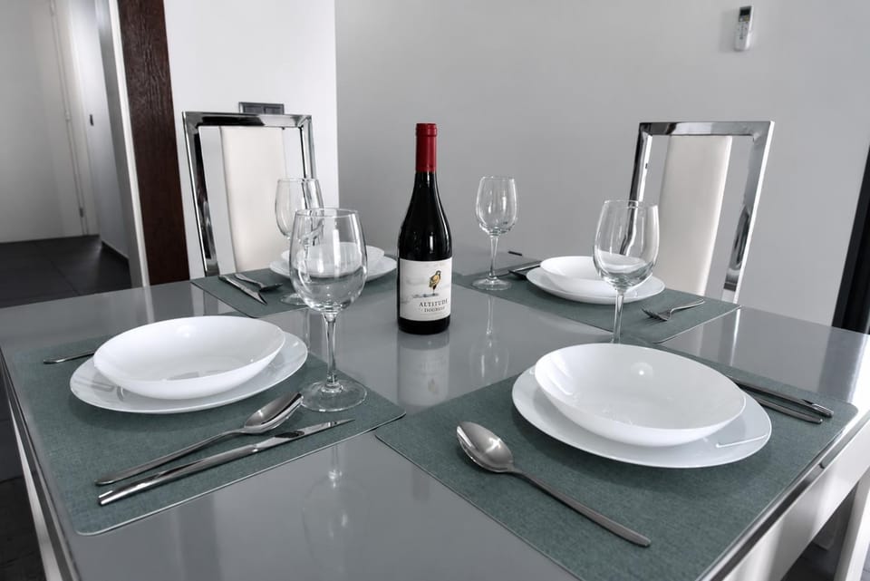 Food and drinks, Dining area, Drinks