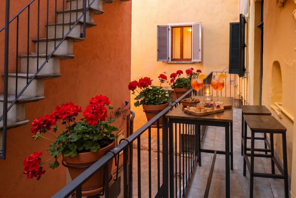 Property building, Balcony/Terrace