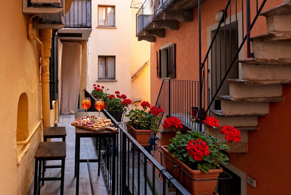 Property building, Balcony/Terrace