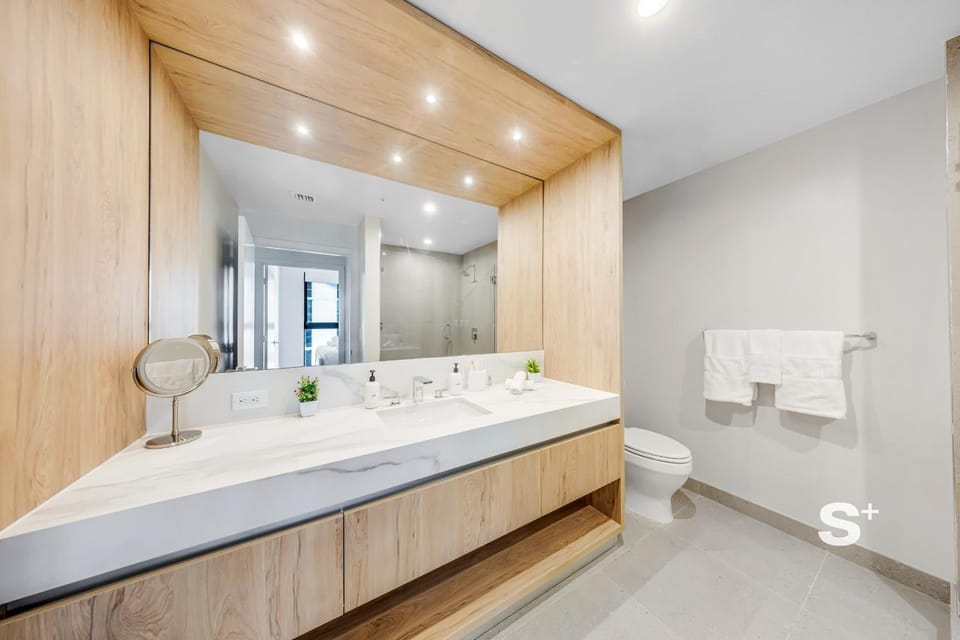 Elite 1BR & Rooftop Pool in Miami Worldcenter House in Miami