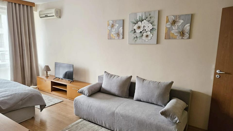 Chateau Valon Apartment in Sunny Beach