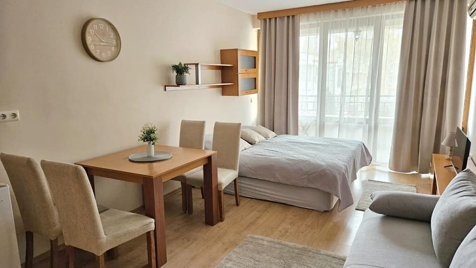 Chateau Valon Apartment in Sunny Beach