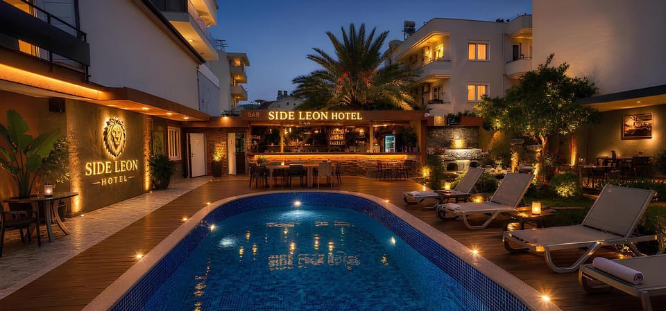 Property building, Patio, Night, Natural landscape, View (from property/room), Decorative detail, Hiking, Garden view, Pool view, Swimming pool, sunbed