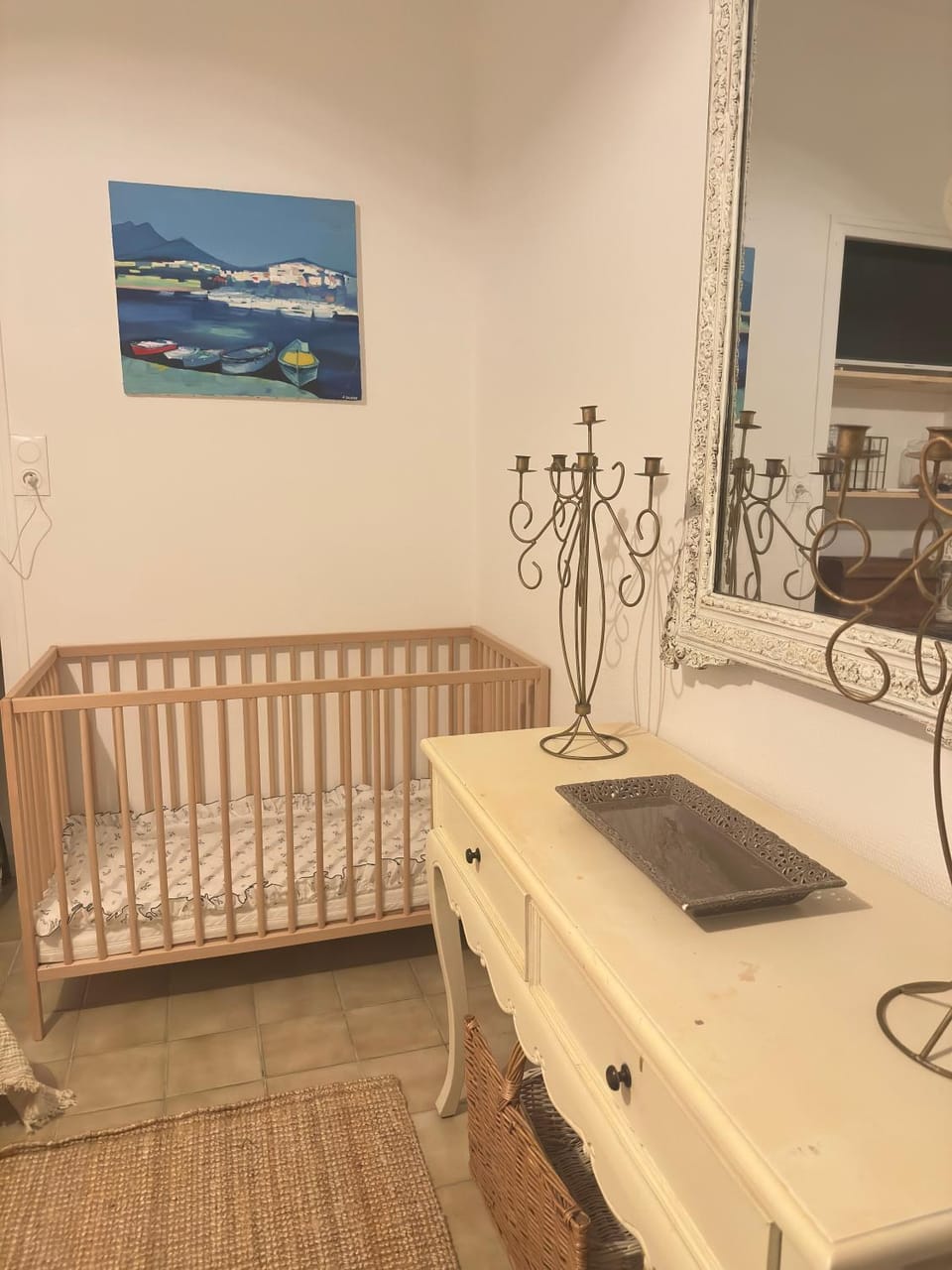 Bedroom, cot