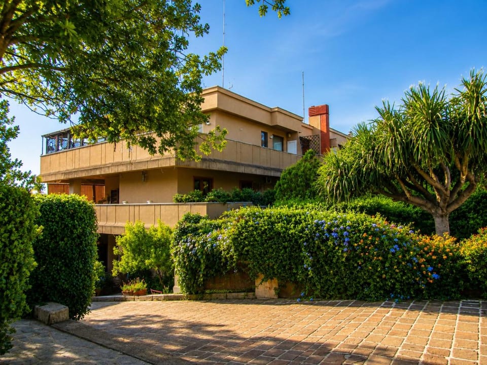 Property building, Garden