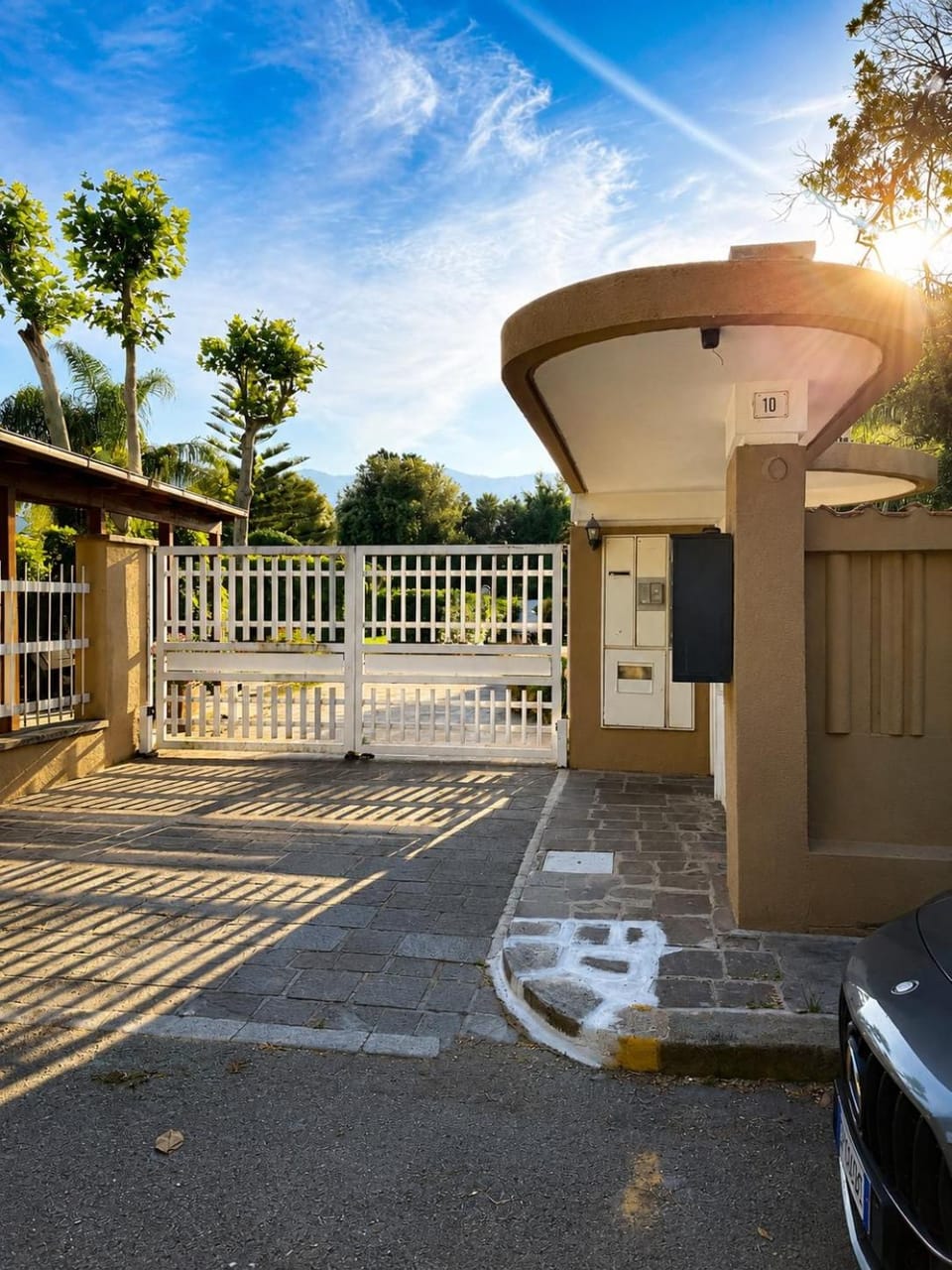 Facade/entrance