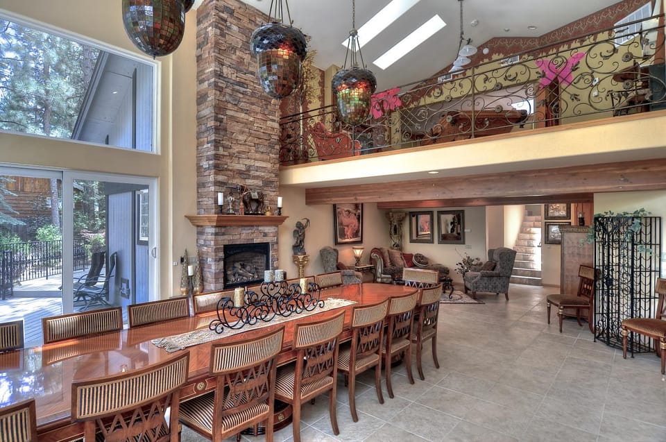 Grand Oriole Estate - Pool, Hot Tub, Game Room, 6 bed, 7,000 sqft estate House in Big Bear