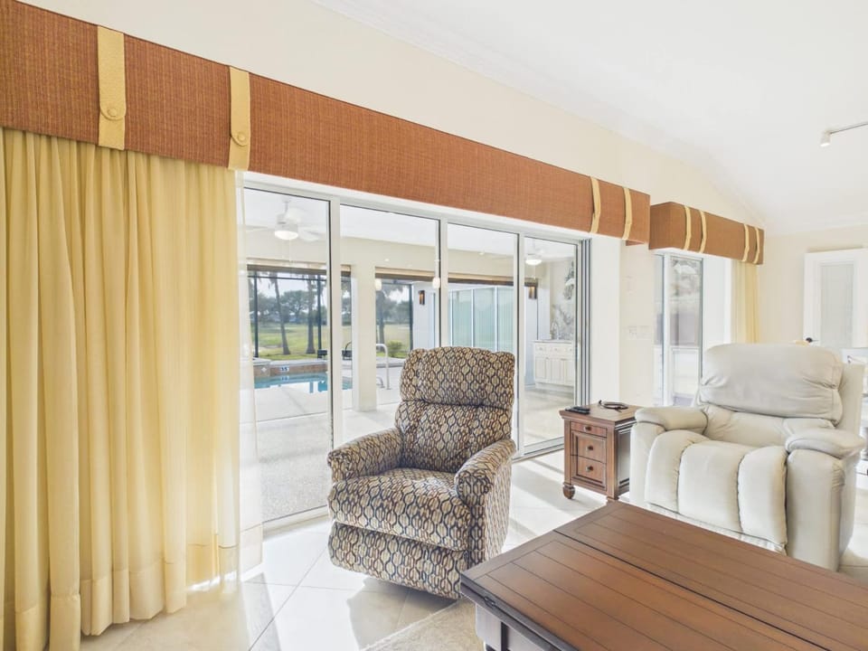 Golf course waterfront view Villa in The Villages