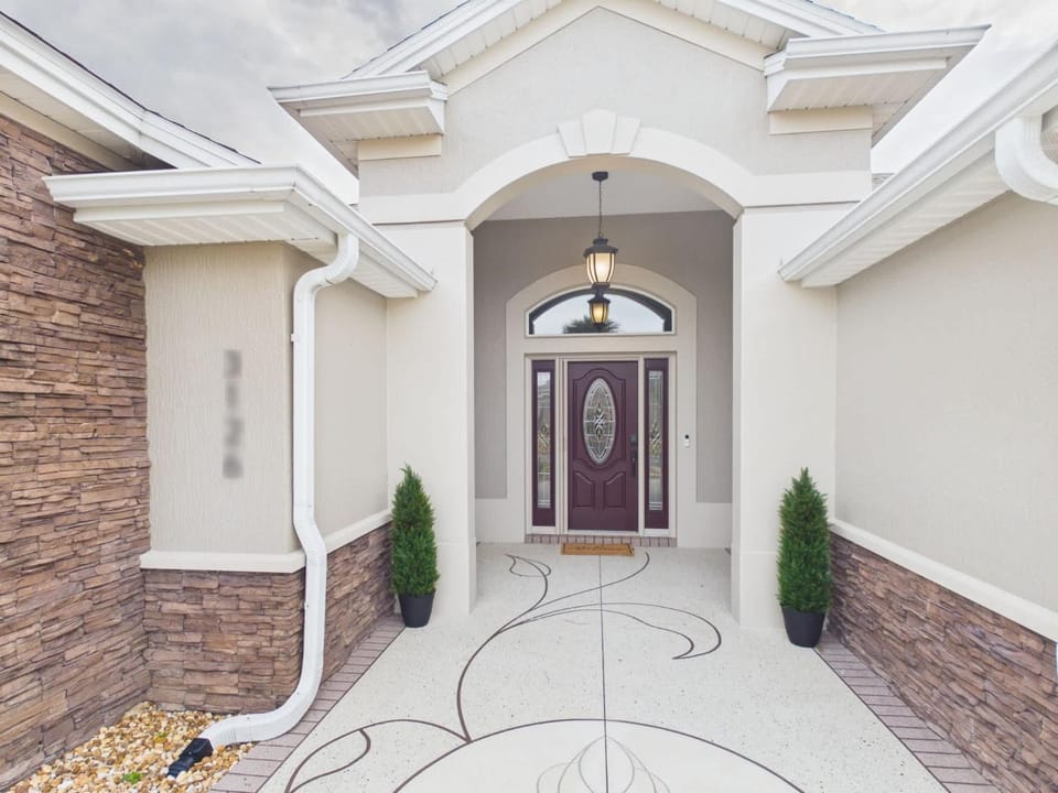 Golf course waterfront view Villa in The Villages