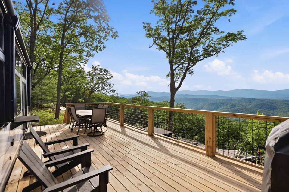 The Gorgeous Views of the Smokies Family House in Great Smoky Mountains