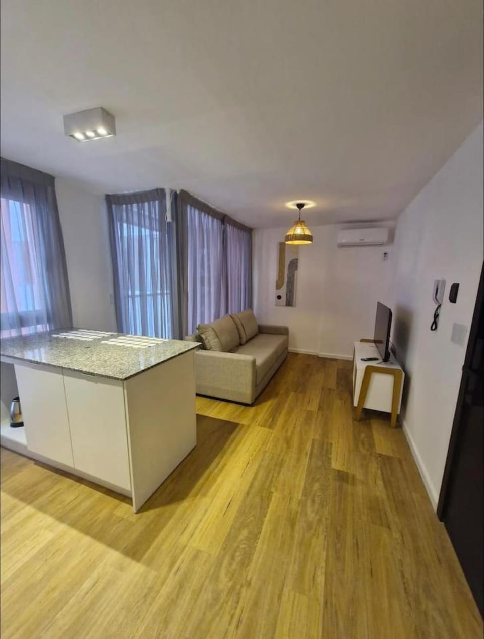 Apartamento Centrico de 1 dormitorio (411) Apartment in Montevideo Department, Uruguay
