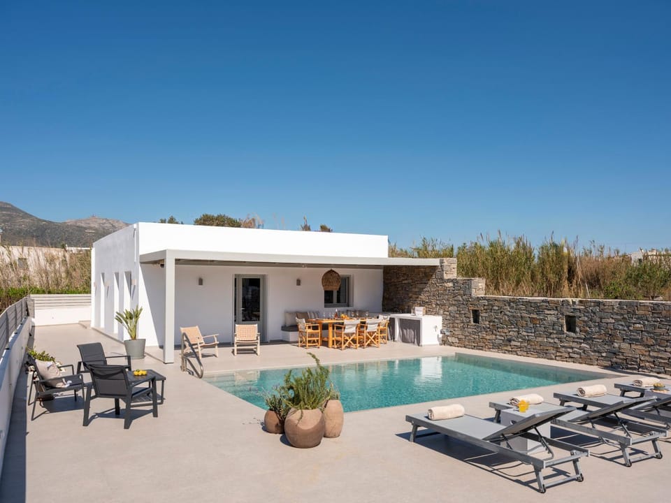 Property building, Day, Natural landscape, Pool view, Swimming pool, sunbed