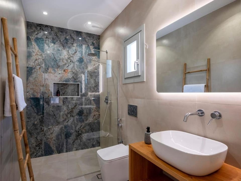 Shower, Toilet, Bathroom, Bath, towels