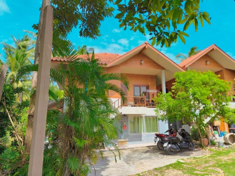 Property building, Garden, Garden view