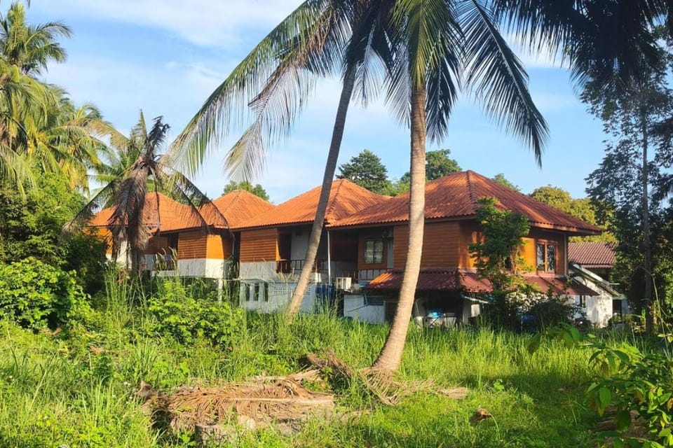 Property building, Natural landscape, Garden, Garden view