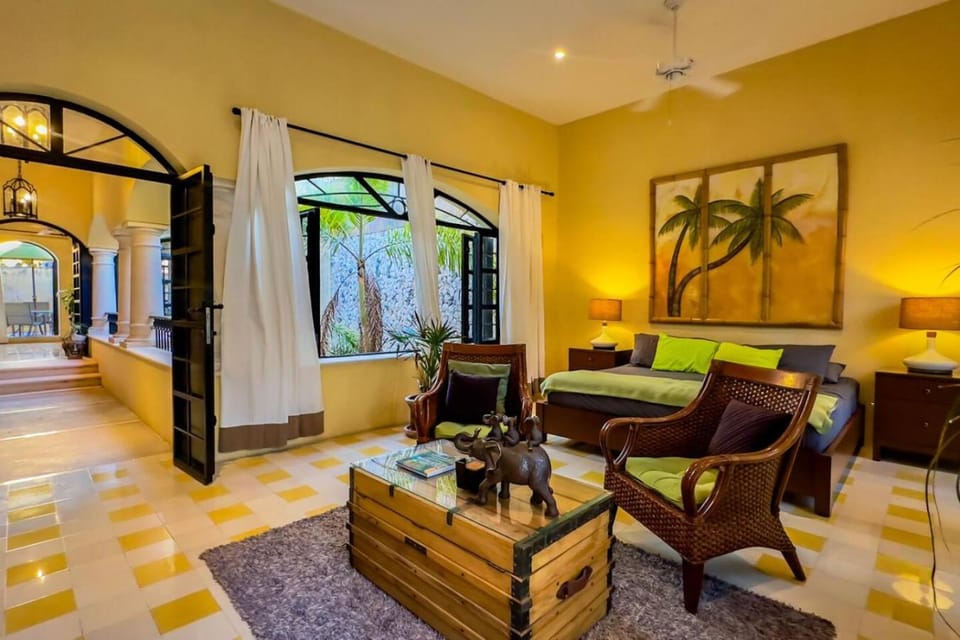 Casa LaTIDa Jem near Paseo House in Merida