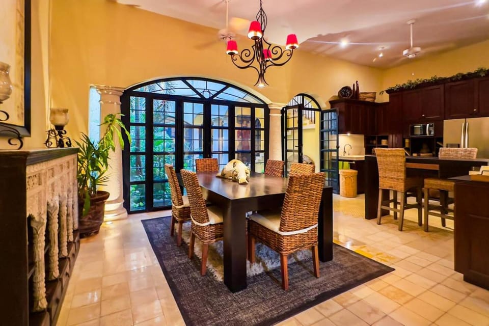 Casa LaTIDa Jem near Paseo House in Merida