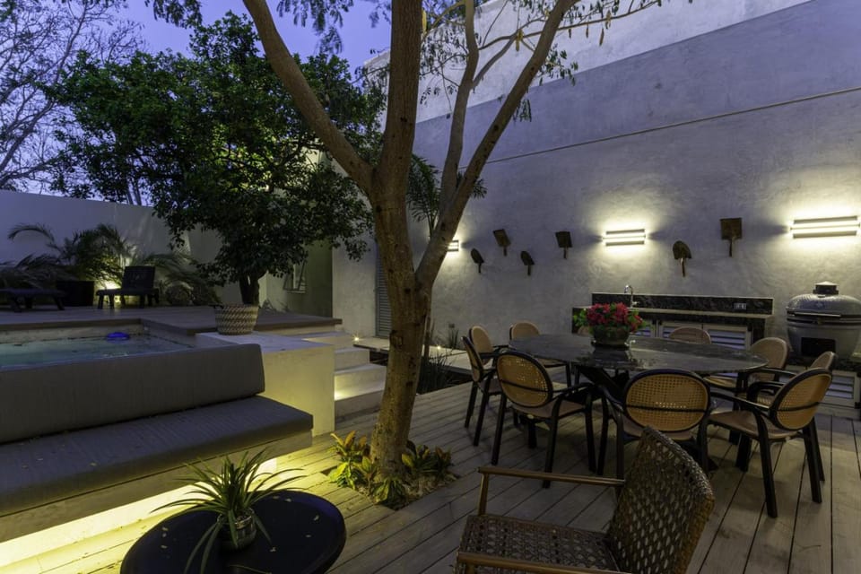 Casa Naranjas Design home with Pool and Jacuzzi House in Merida